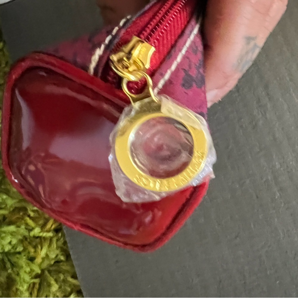 Cosmetic bag